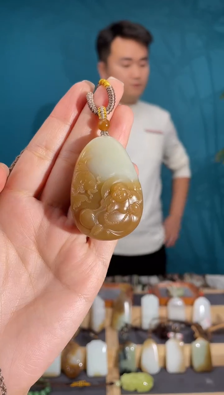 颈饰未镶嵌和田玉1