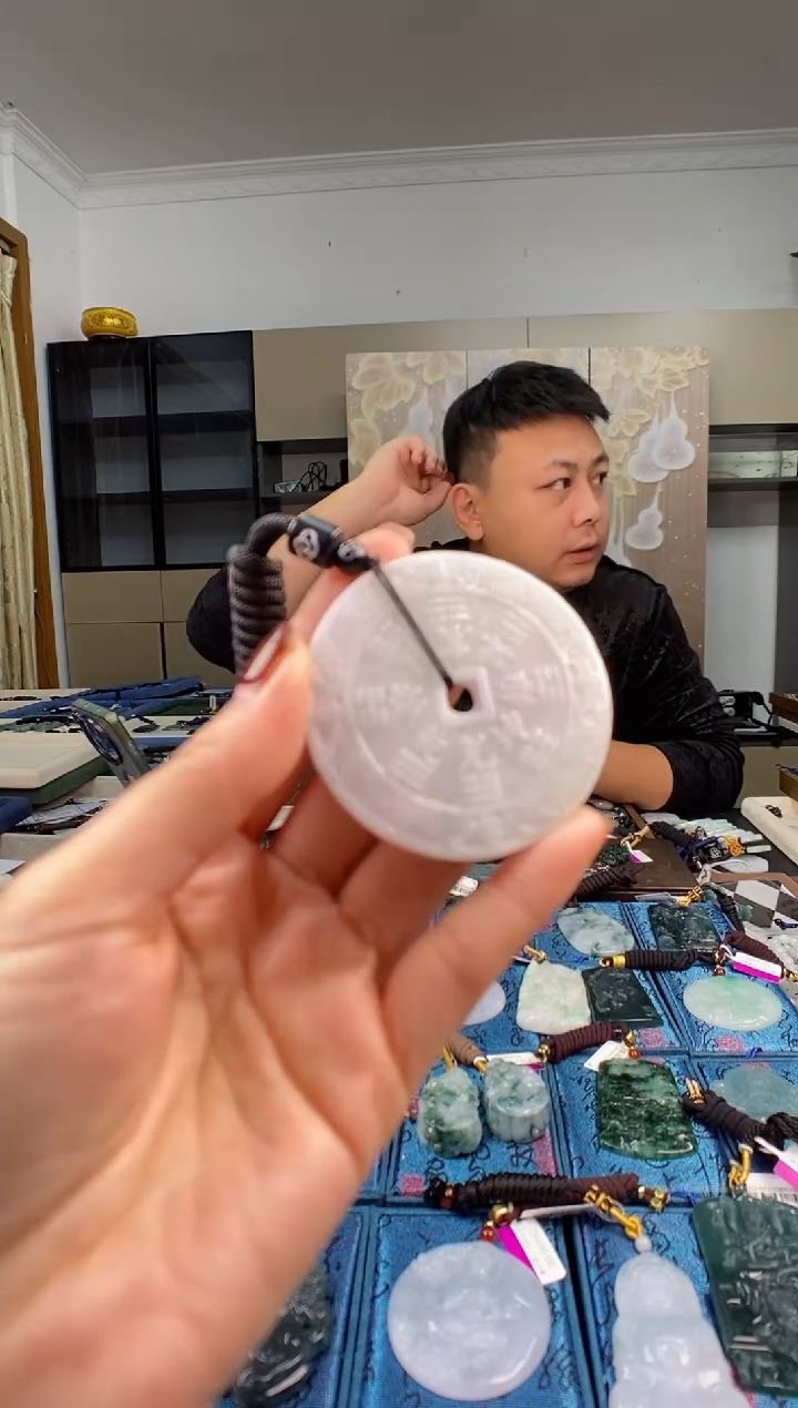 颈饰未镶嵌翡翠多样性发其一