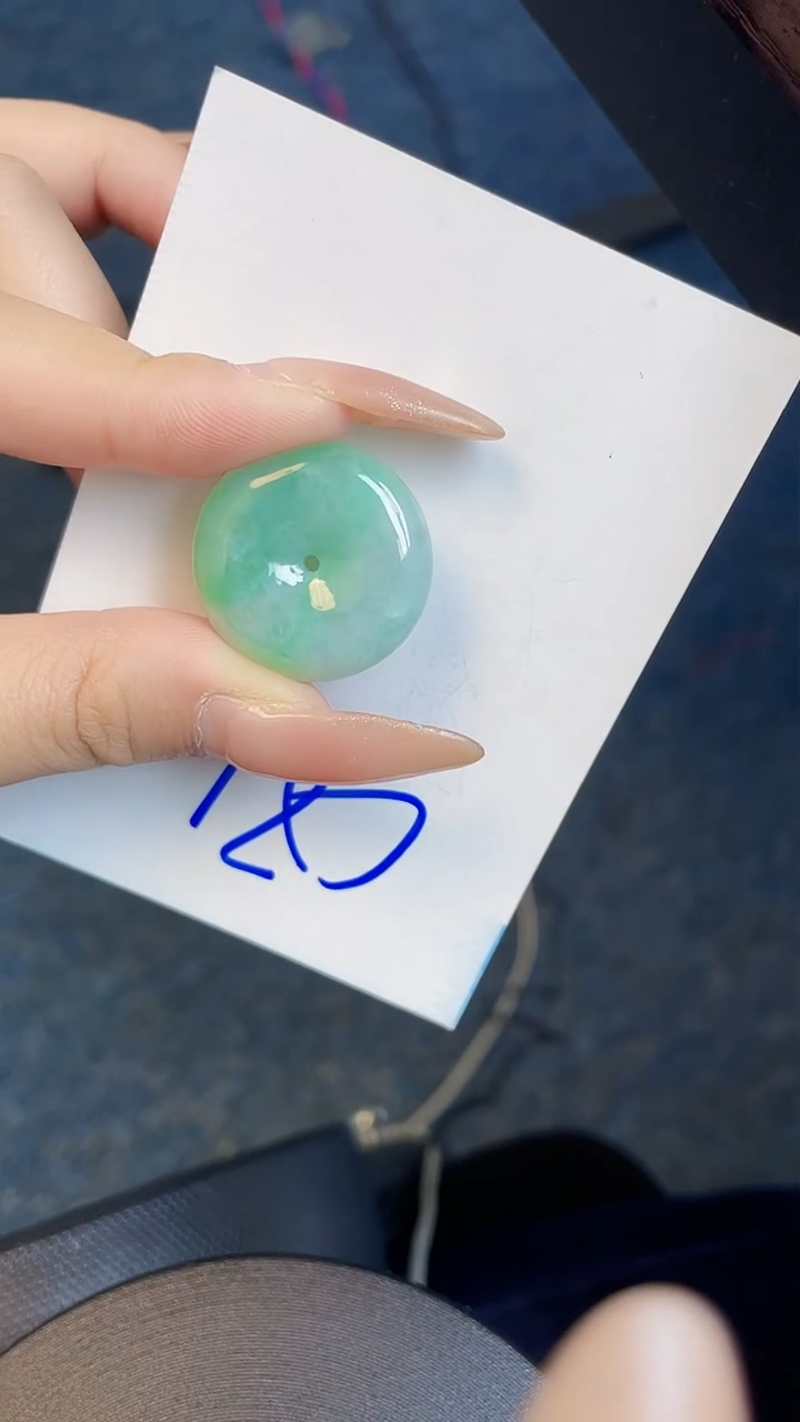 【闪购商品】翡翠颈饰未镶嵌00000000