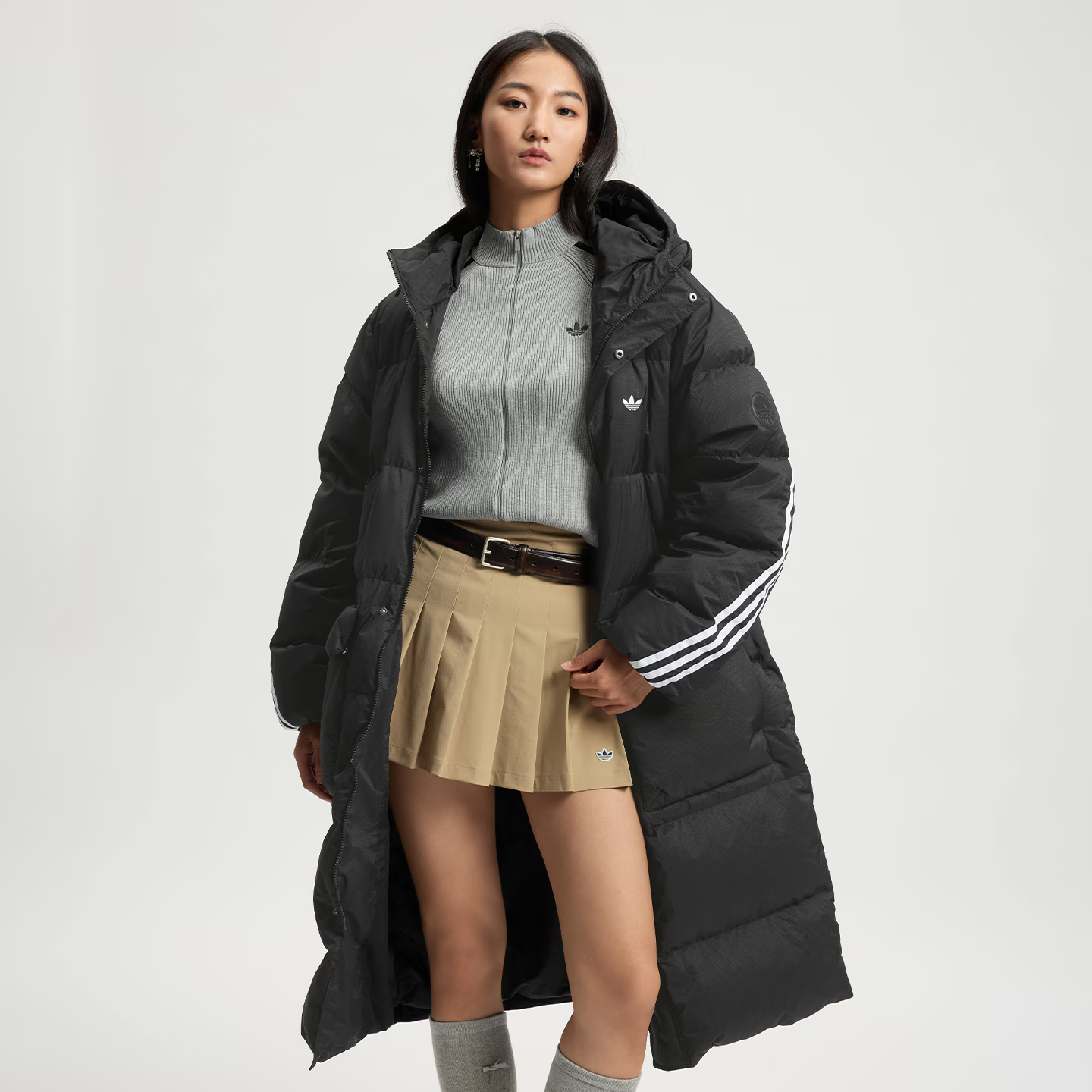 adidas三叶草暖「芯」科技保暖长款运动鸭绒连帽羽绒服KC2564