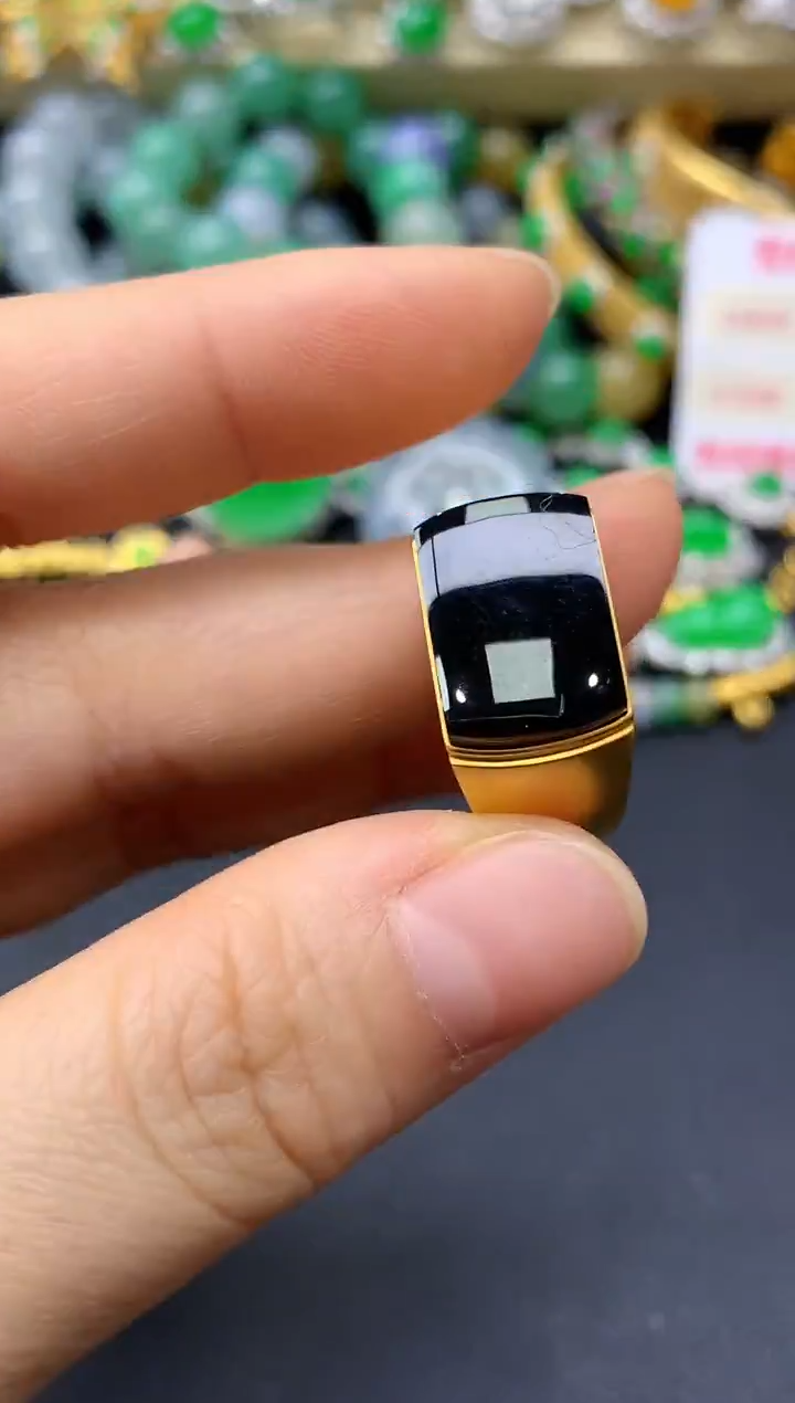 18K金镶嵌戒指翡翠305-中国好珍宝