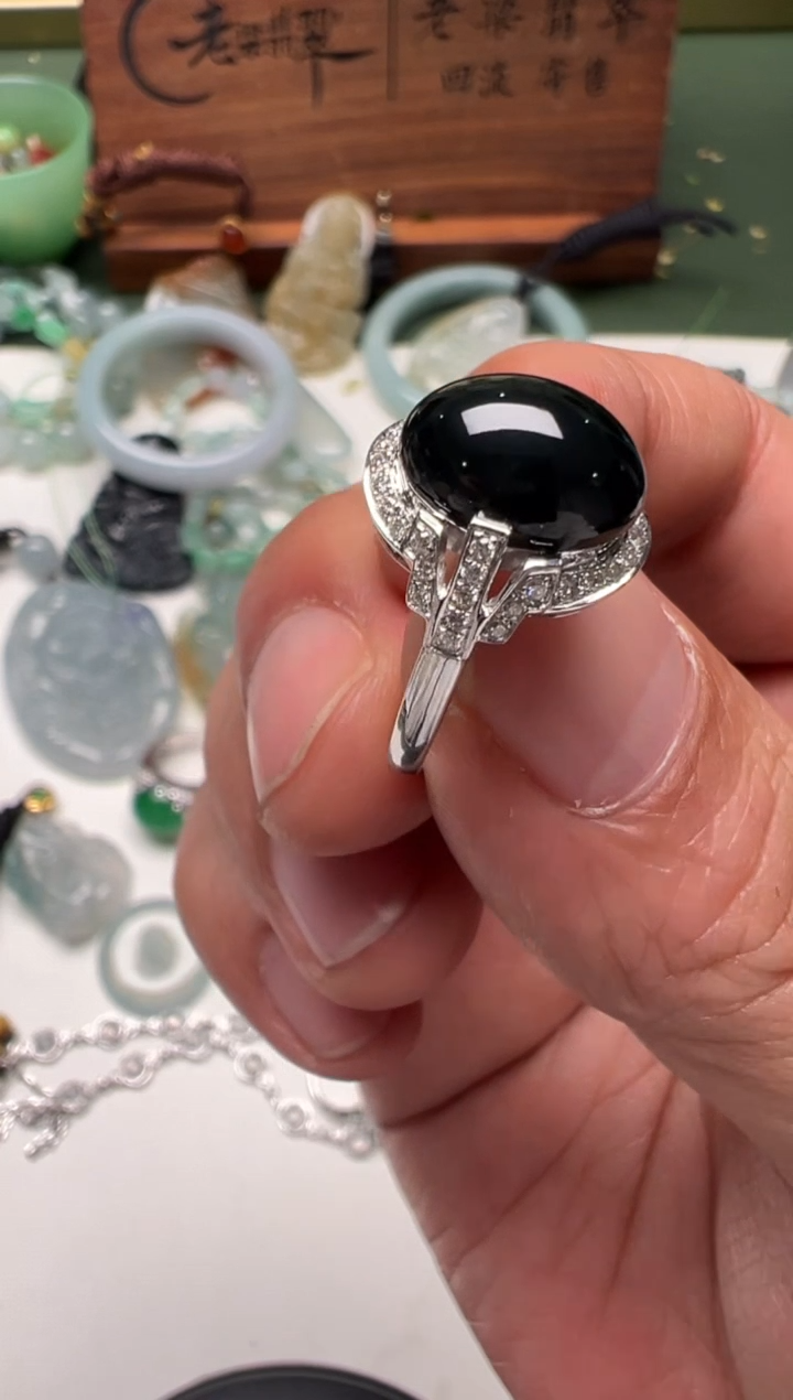 【闪购商品】翡翠颈饰18K金镶嵌翡翠颈饰