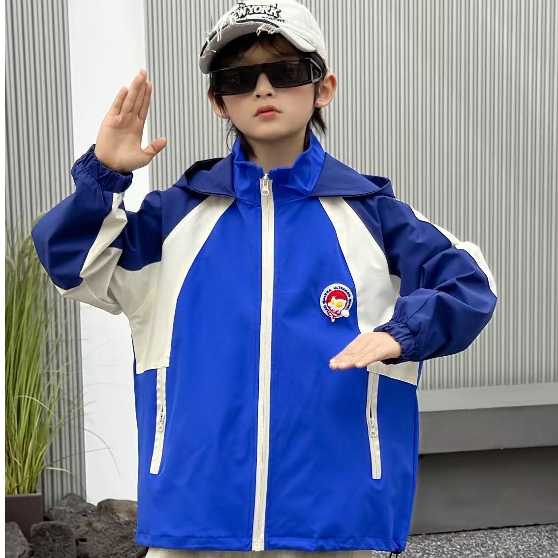 【新疆包邮】春季新款奥特曼冲锋衣外套H606