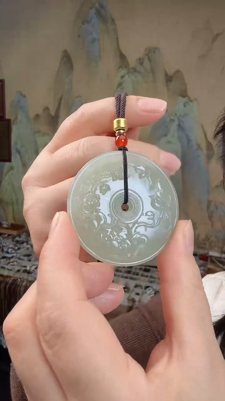 颈饰未镶嵌和田玉.