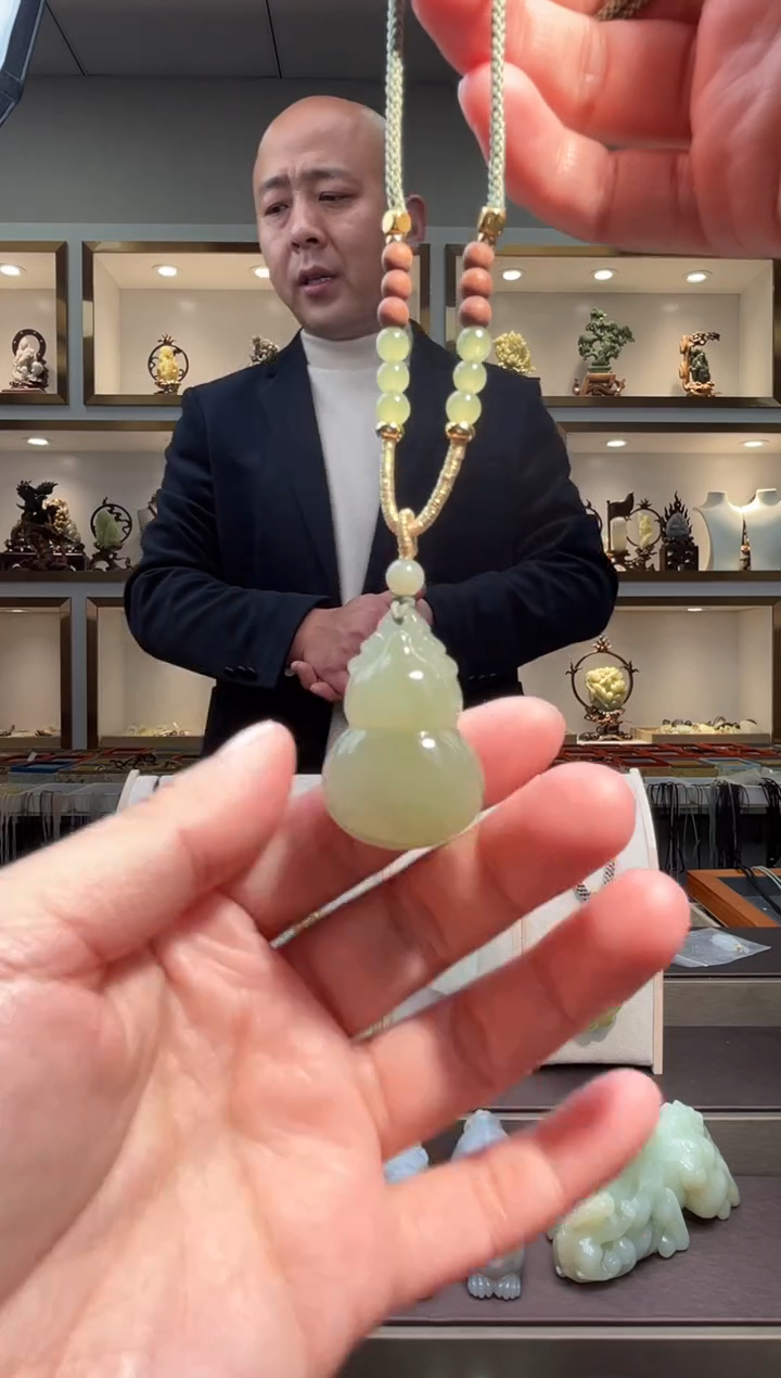 颈饰未镶嵌和田玉苏