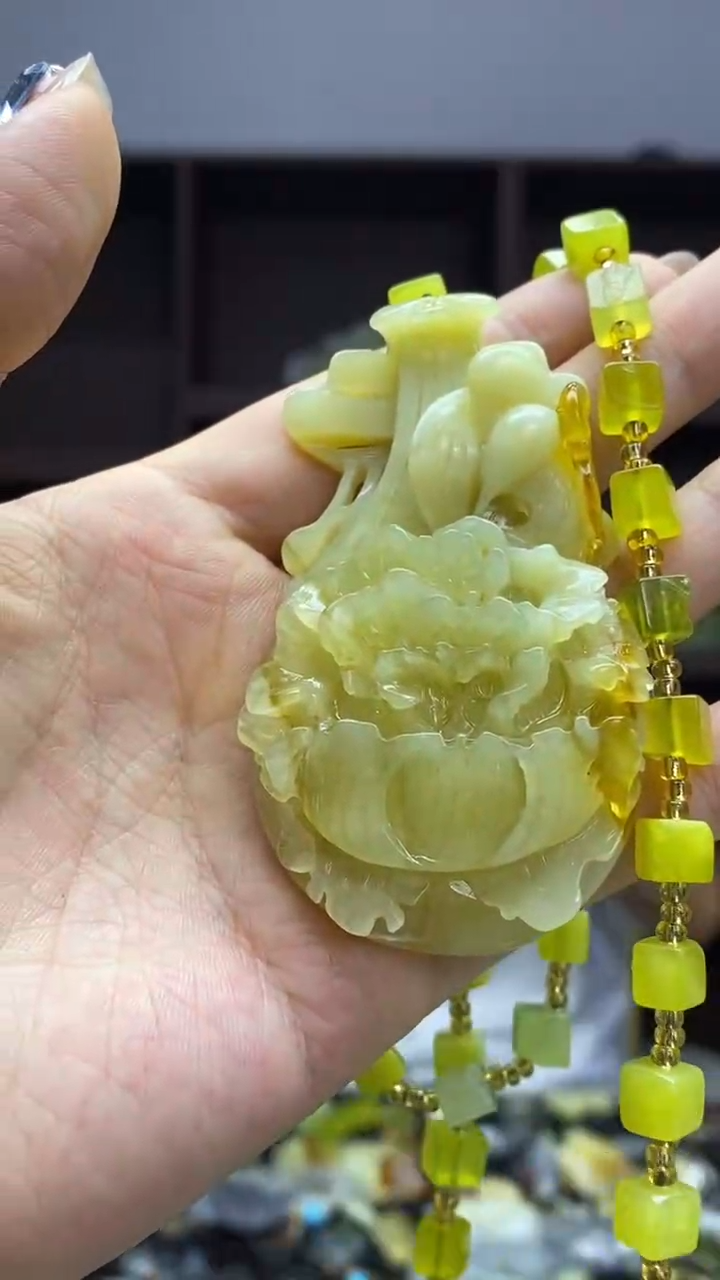 未镶嵌岫玉挂件  