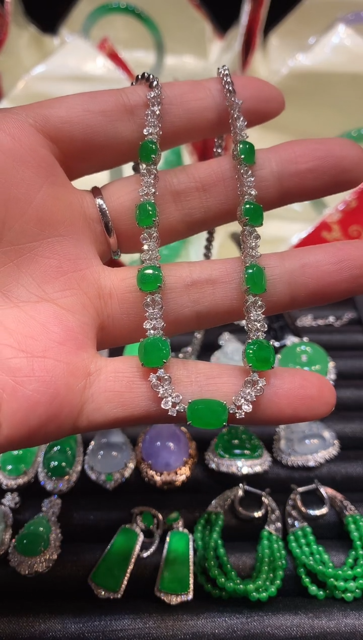 【闪购商品】翡翠套链18K金镶嵌晚装项链 