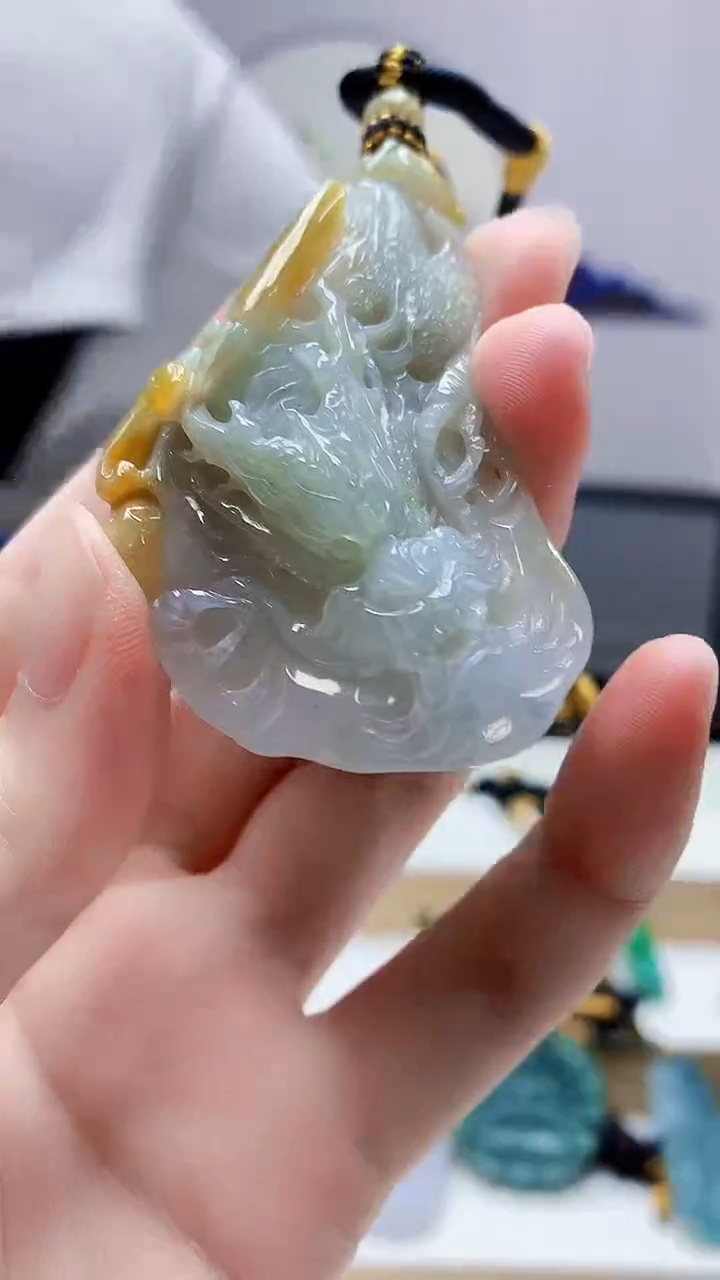 未镶嵌定制翡翠5060zm-毛货挂件29龙牌