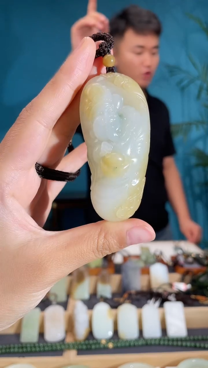 和田玉未镶嵌颈饰1