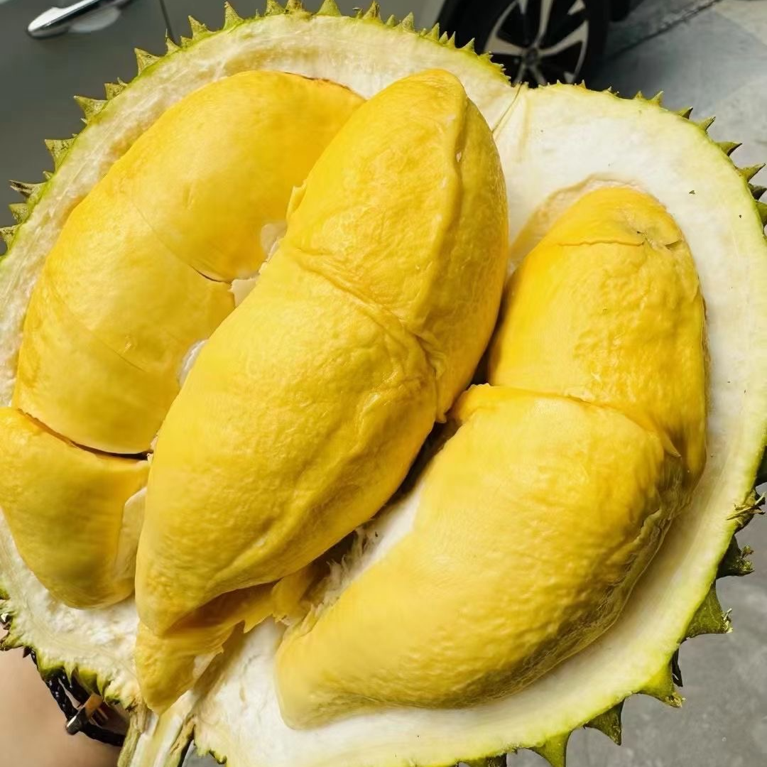 泰国新鲜甲仑榴莲，口感醇正，古老品种，2-6斤，此品种核大，介意慎拍！！！甲仑泰国