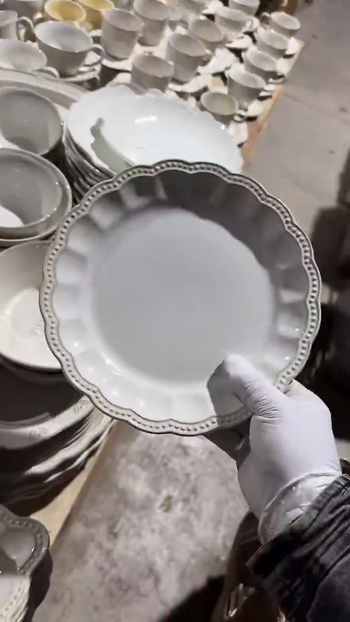 陶瓷8.5英寸珠点盘微瑕 凑满20元包邮