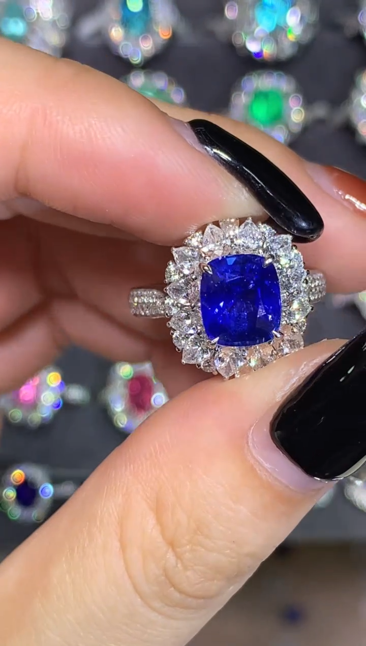 戒指蓝宝石18K金镶嵌2.64CT