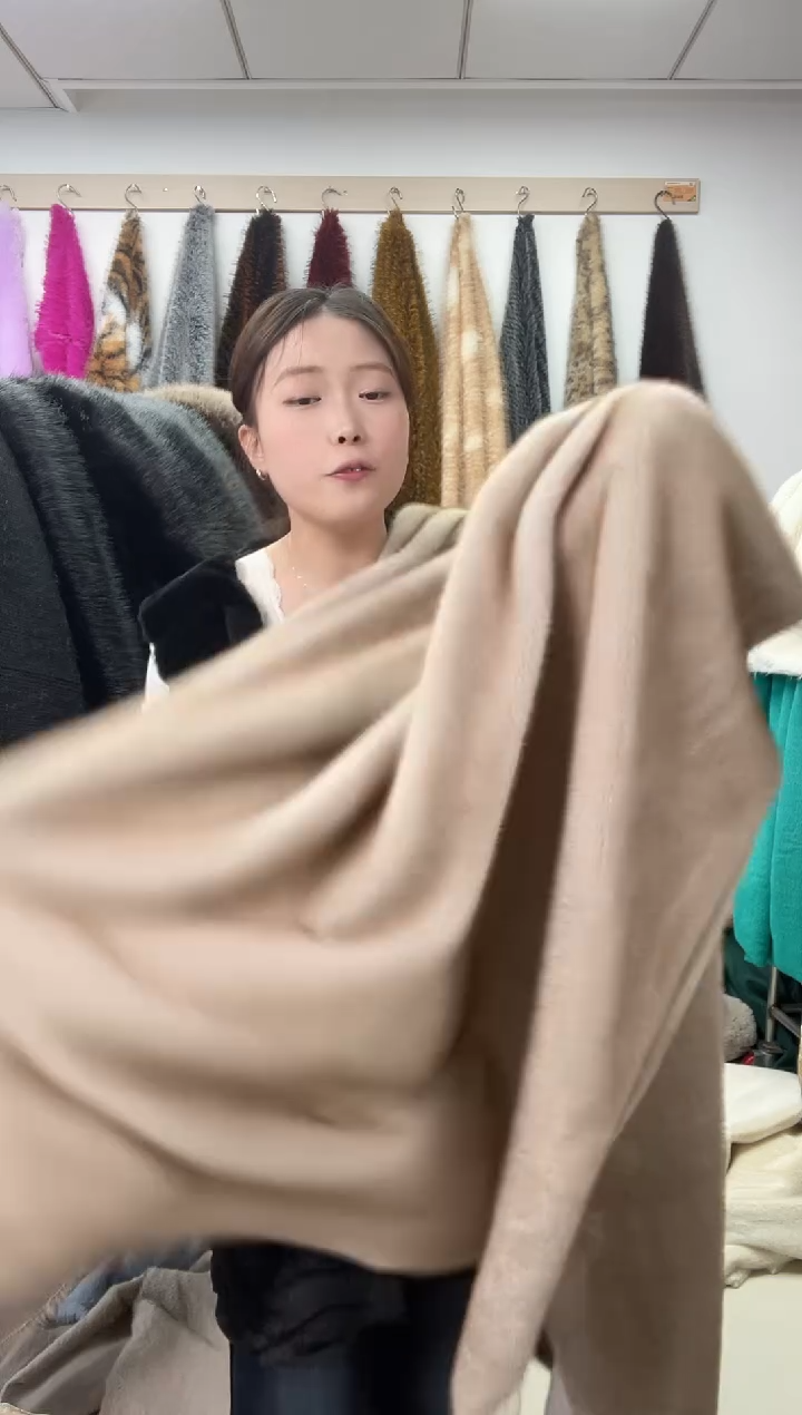 狐狸毛B84，尺寸1.8*1