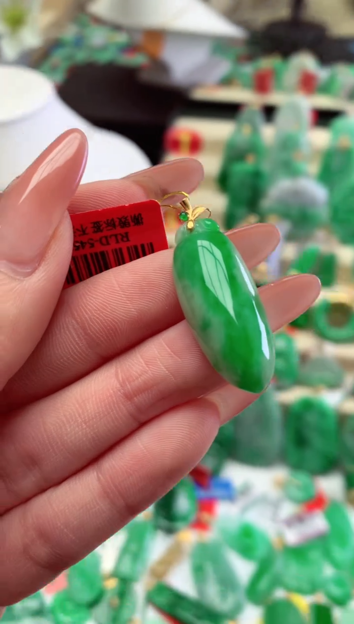 【闪购商品】翡翠颈饰18K金镶嵌挂件