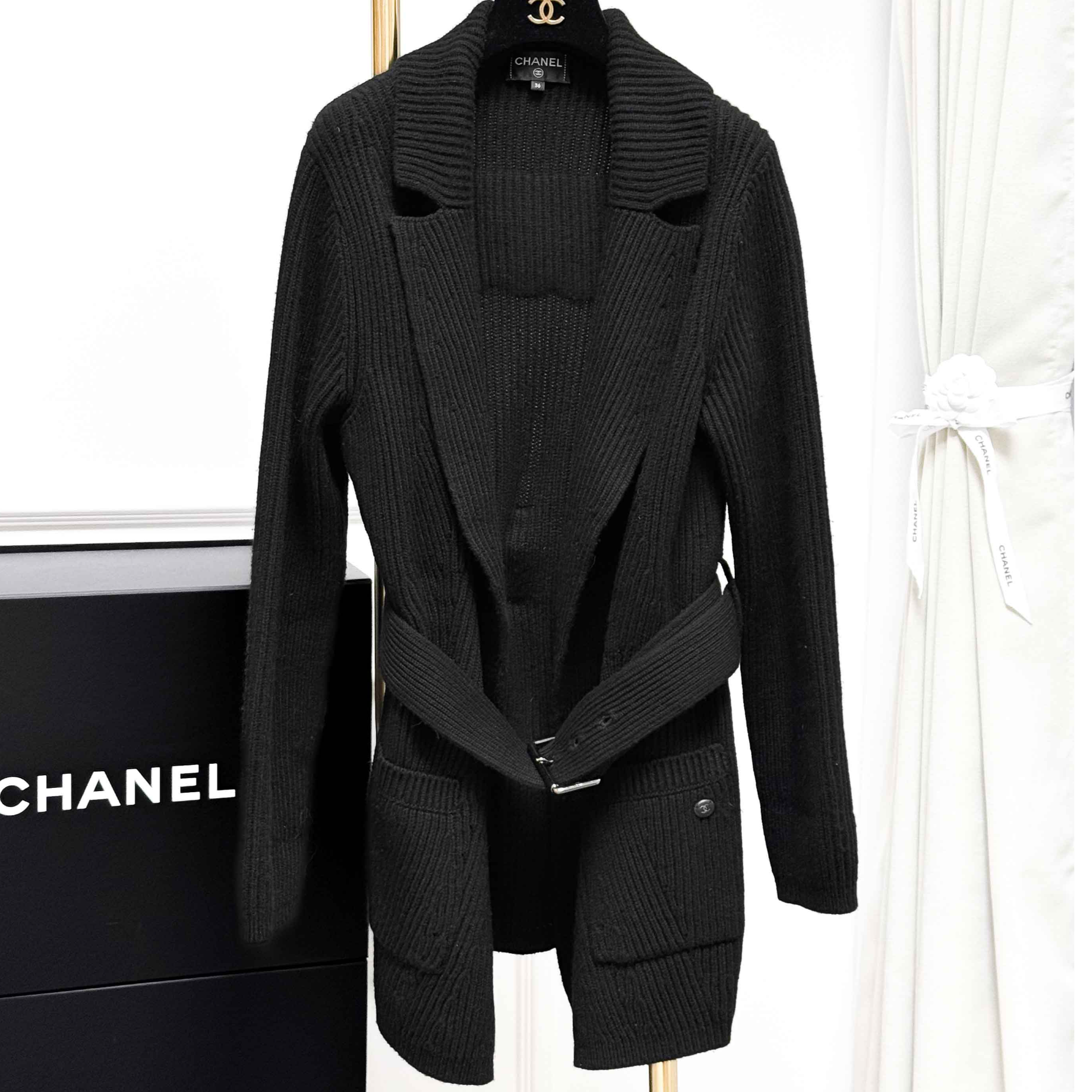 99新 Chanel/香奈儿 36码17B黑色翻领长袖羊绒针织开衫，有腰带