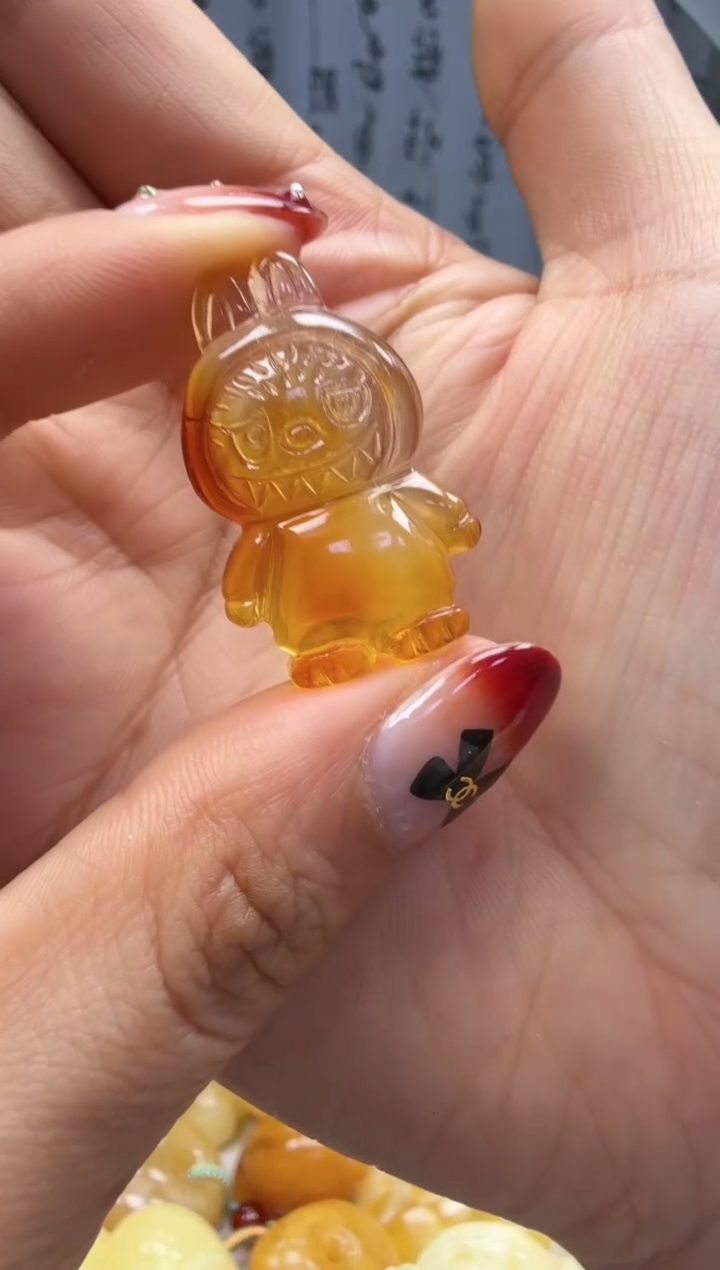 裸石琥珀未镶嵌如图