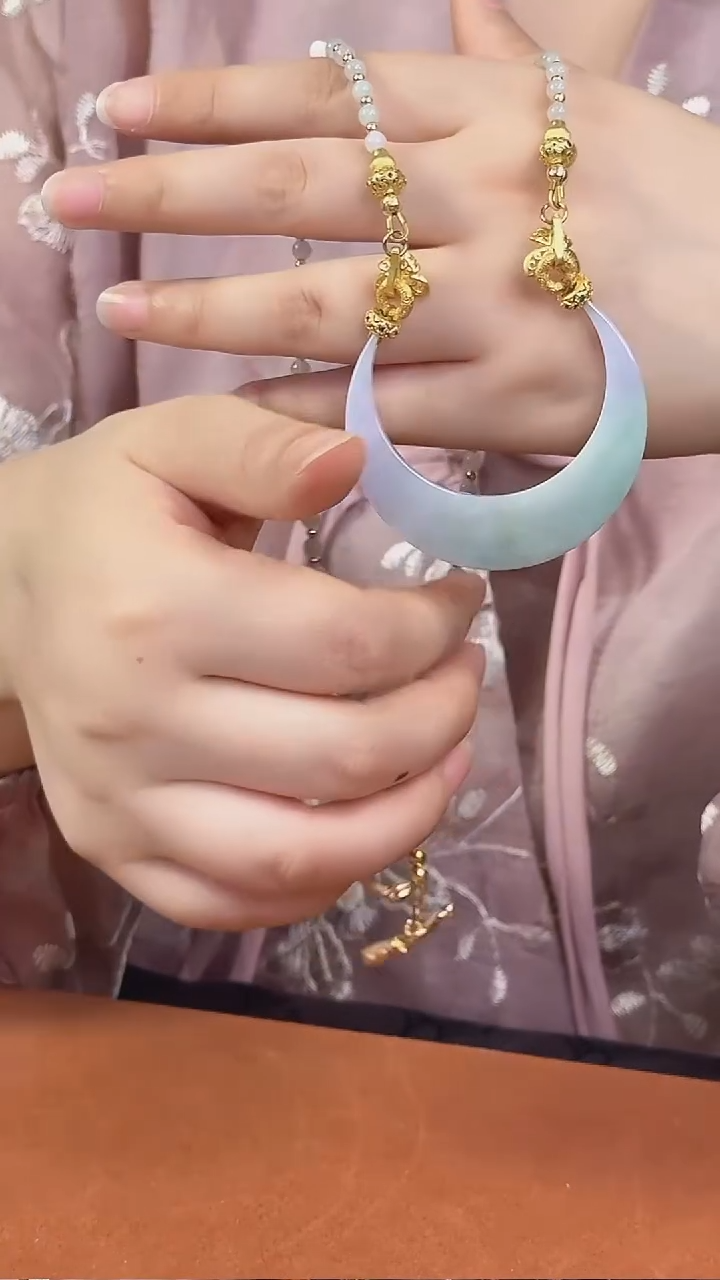 颈饰未镶嵌翡翠翡翠创意造型山水牌