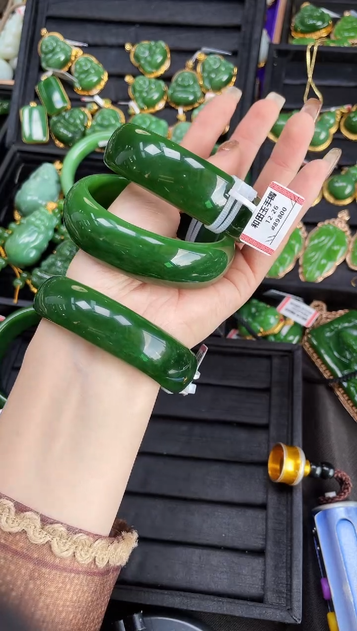 【闪购商品】和田玉手镯未镶嵌52-61多样性发一