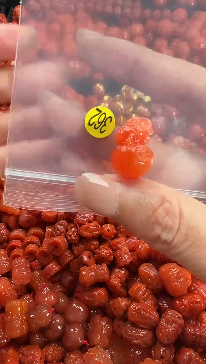 颈饰未镶嵌南红玛瑙1