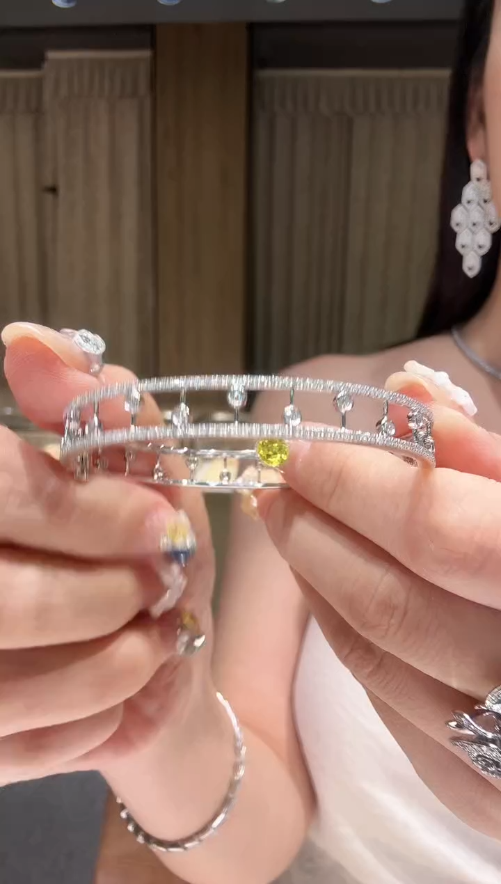铂Pt950镶嵌手镯钻石露珠