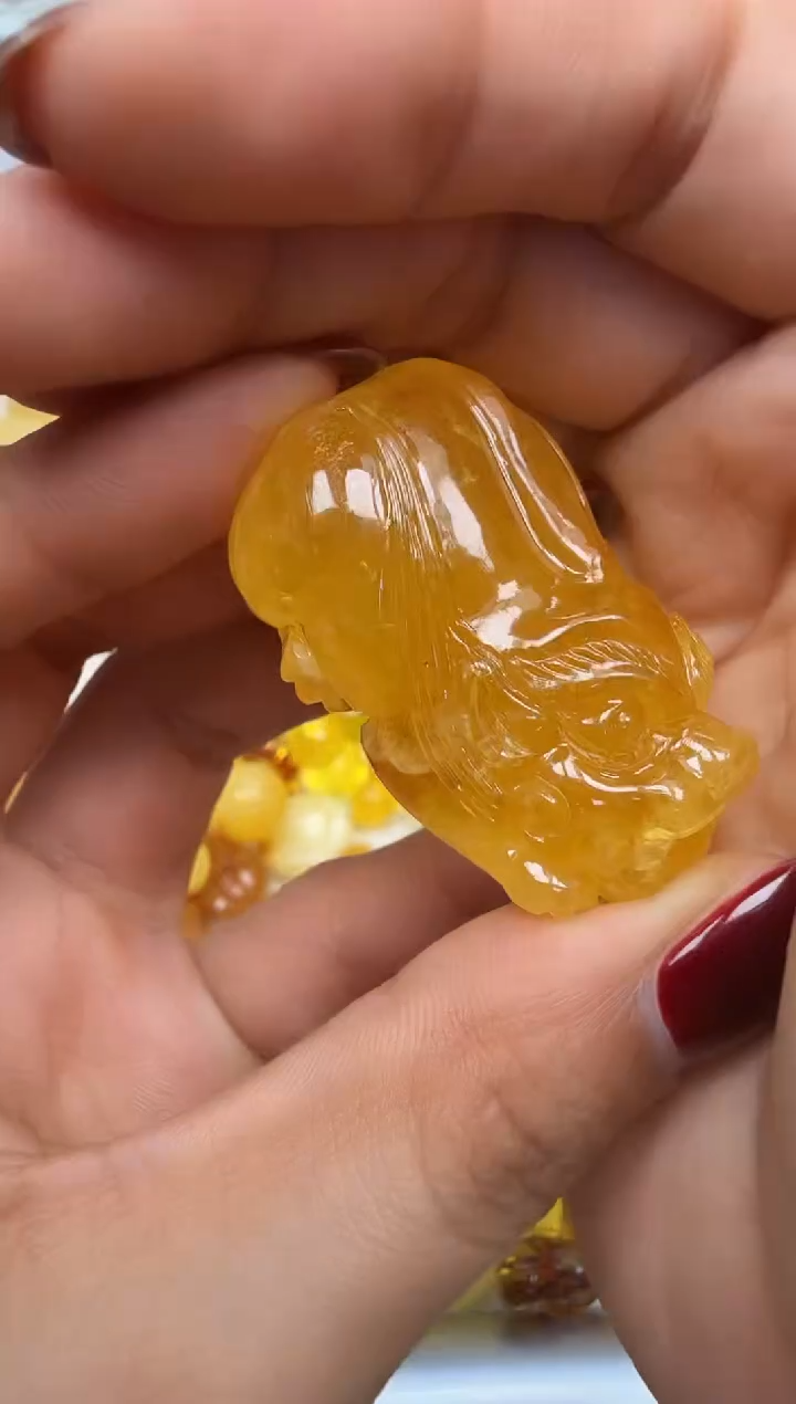 裸石琥珀未镶嵌如图