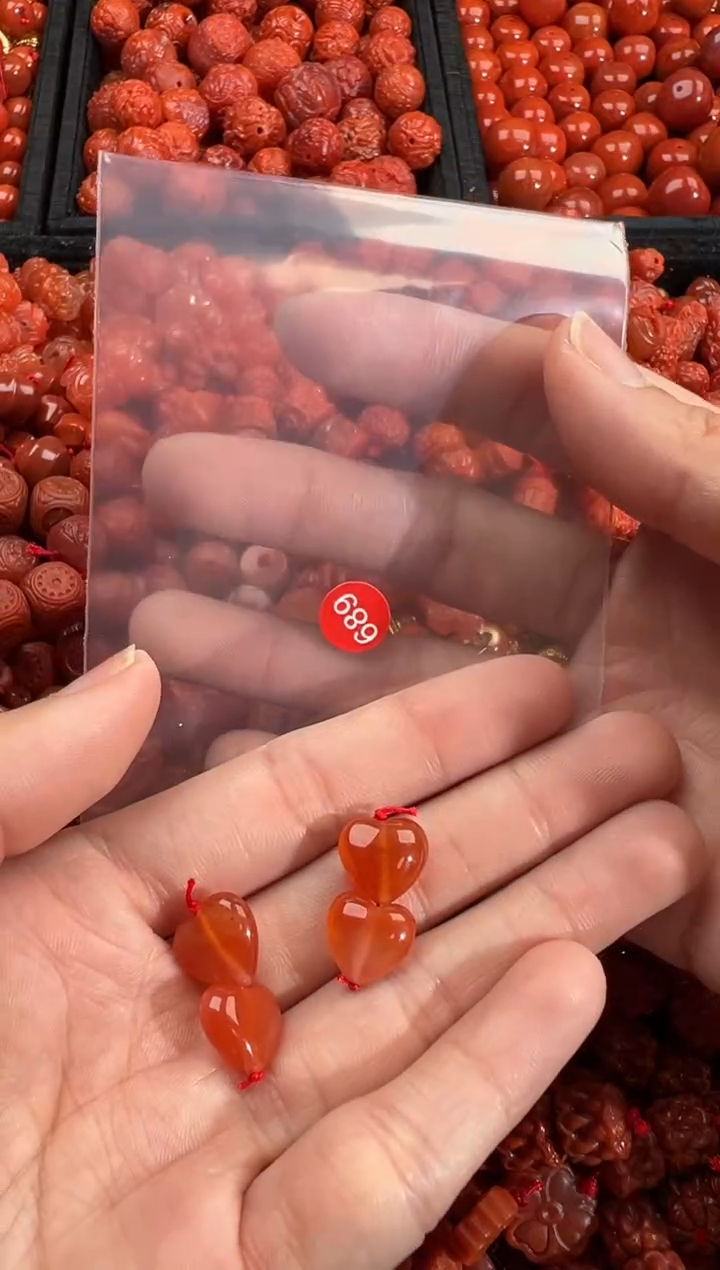 南红玛瑙未镶嵌颈饰1