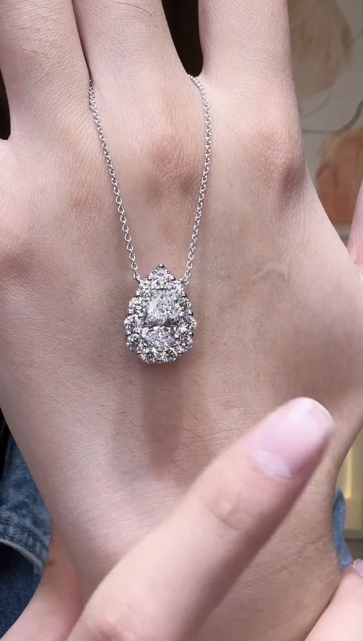 18K金镶嵌颈饰实验室培育钻石满钻水滴项链  主石2卡