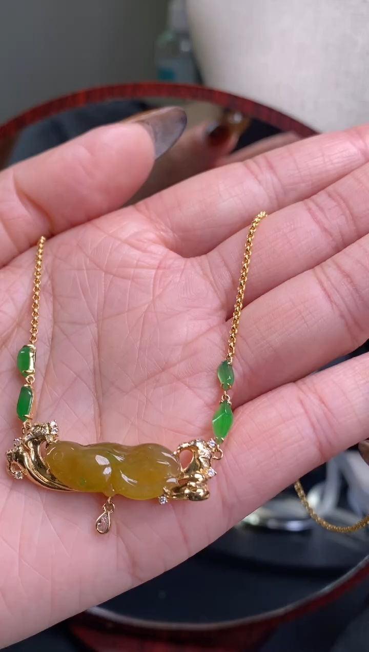 颈饰18K金镶嵌翡翠18126