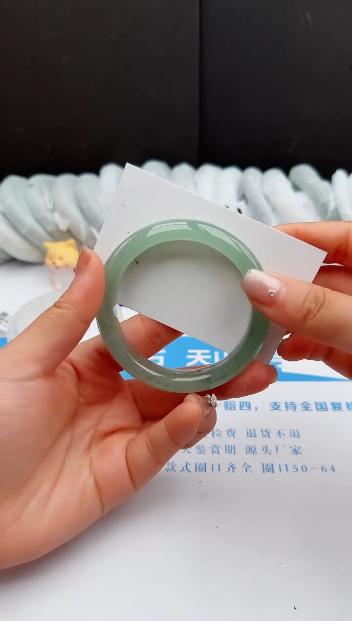 【闪购商品】石英质玉手镯未镶嵌117-DC55