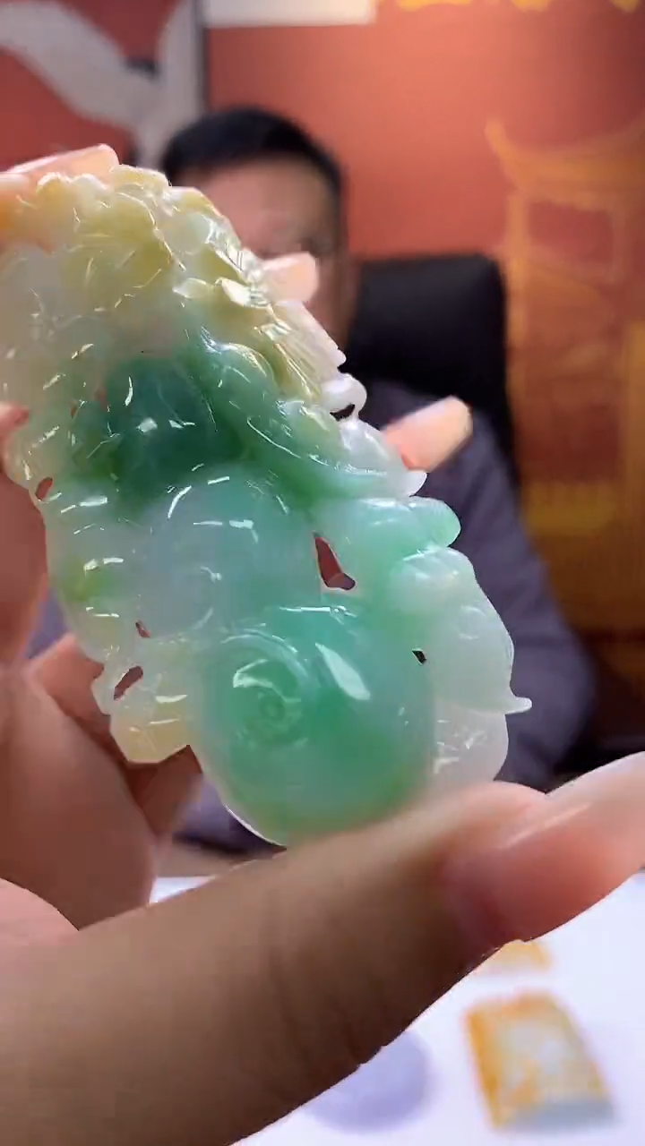 【闪购商品】定制翡翠未镶嵌1072xx-毛货挂件29