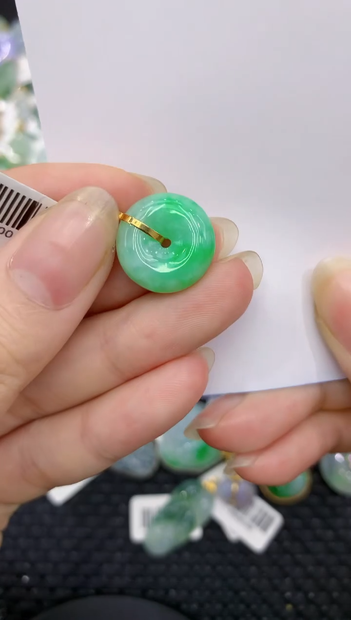 【闪购商品】翡翠颈饰18K金镶嵌8888888888