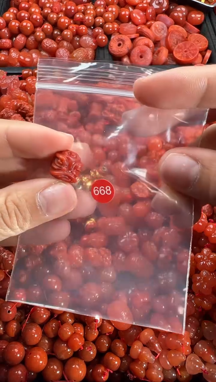 【闪购商品】南红玛瑙颈饰未镶嵌1