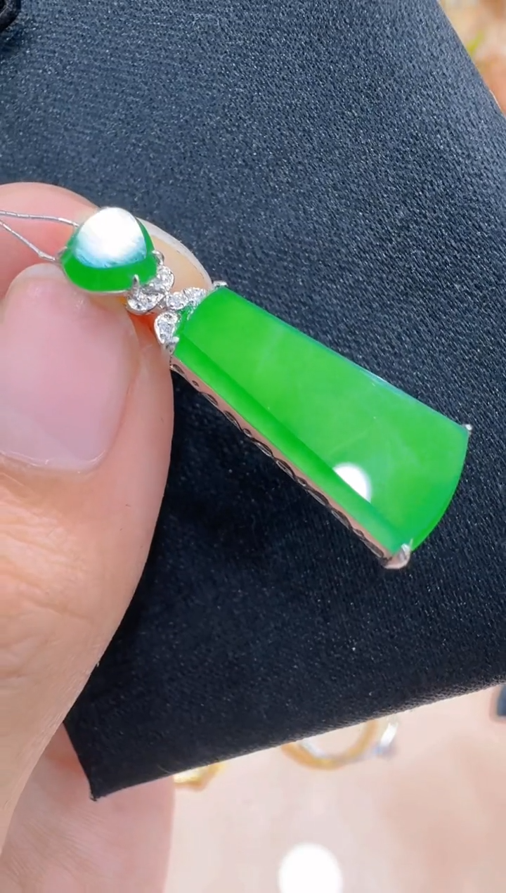 吊坠(不含链)18K金镶嵌翡翠多样性团购发一件