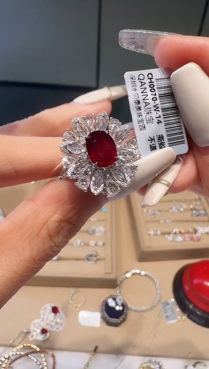 18K金镶嵌戒指红宝石CH0070