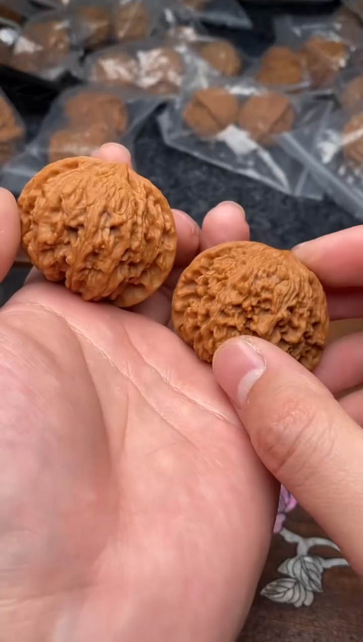 【闪购商品】文玩核桃把件G89号43尺满天星