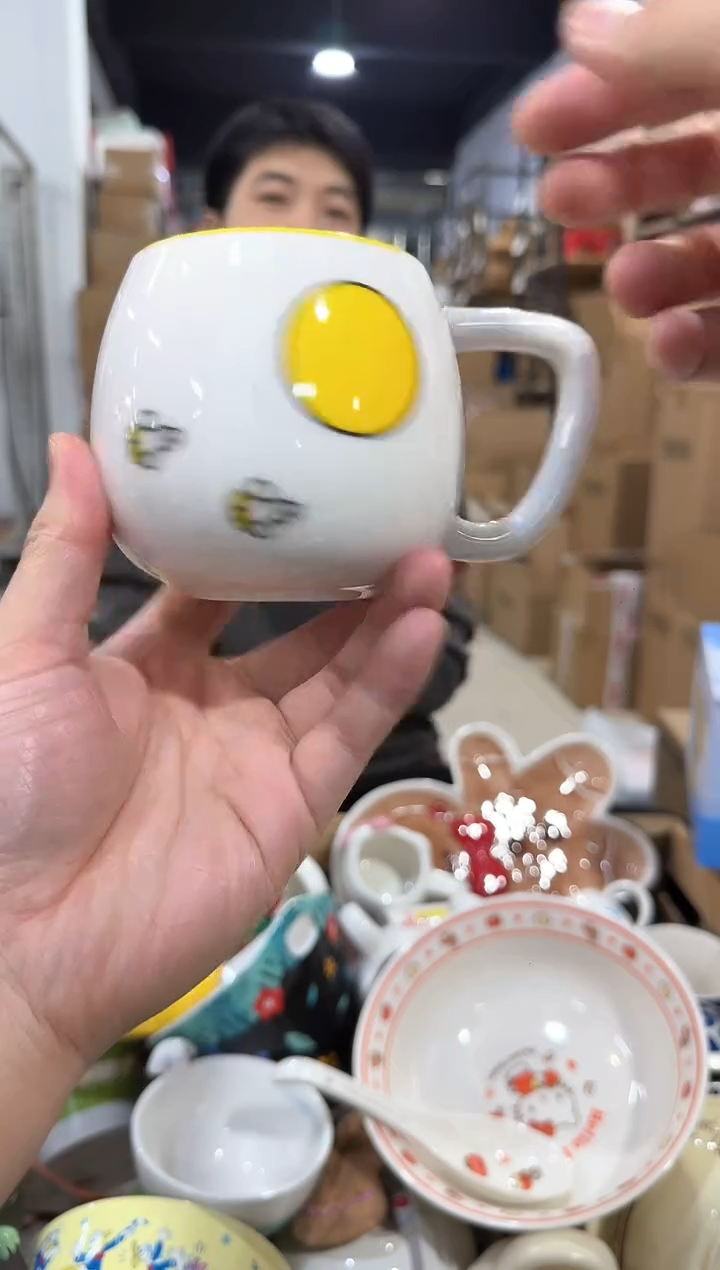 瓷片白色米菲兔大肚杯