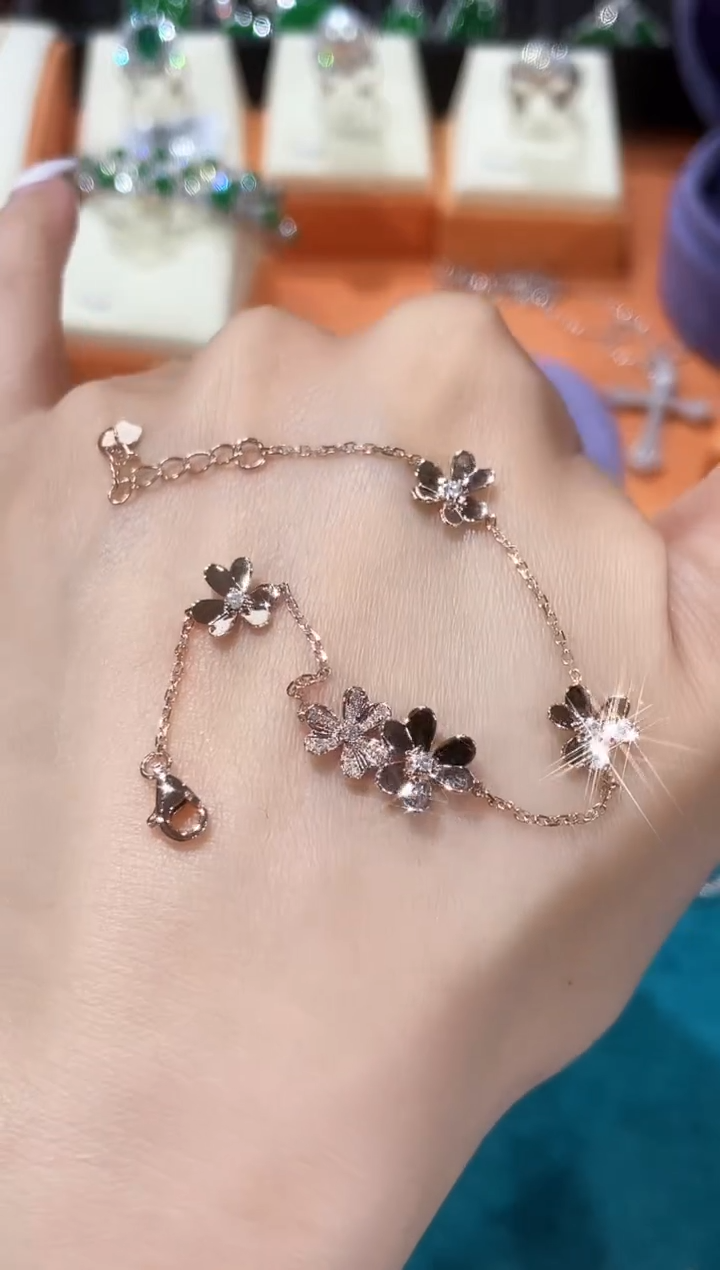 【闪购商品】钻石手链18K金镶嵌手链