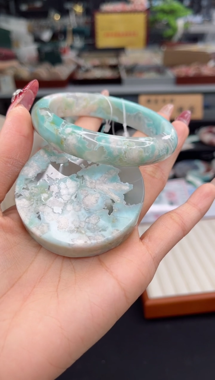 【闪购商品】石英质玉手镯未镶嵌61圈口（赠品镯心）8S8912