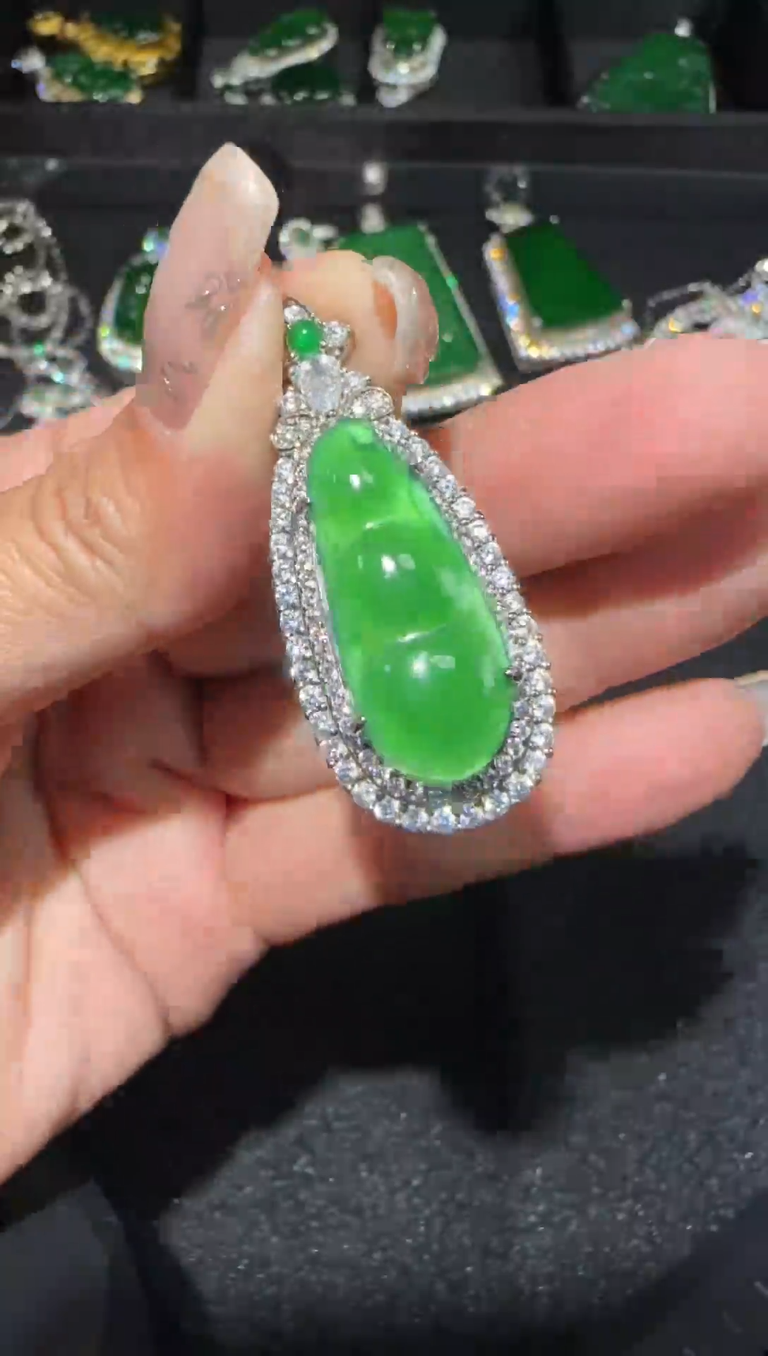 【闪购商品】翡翠吊坠(赠链)未镶嵌多样性发货拍一发一