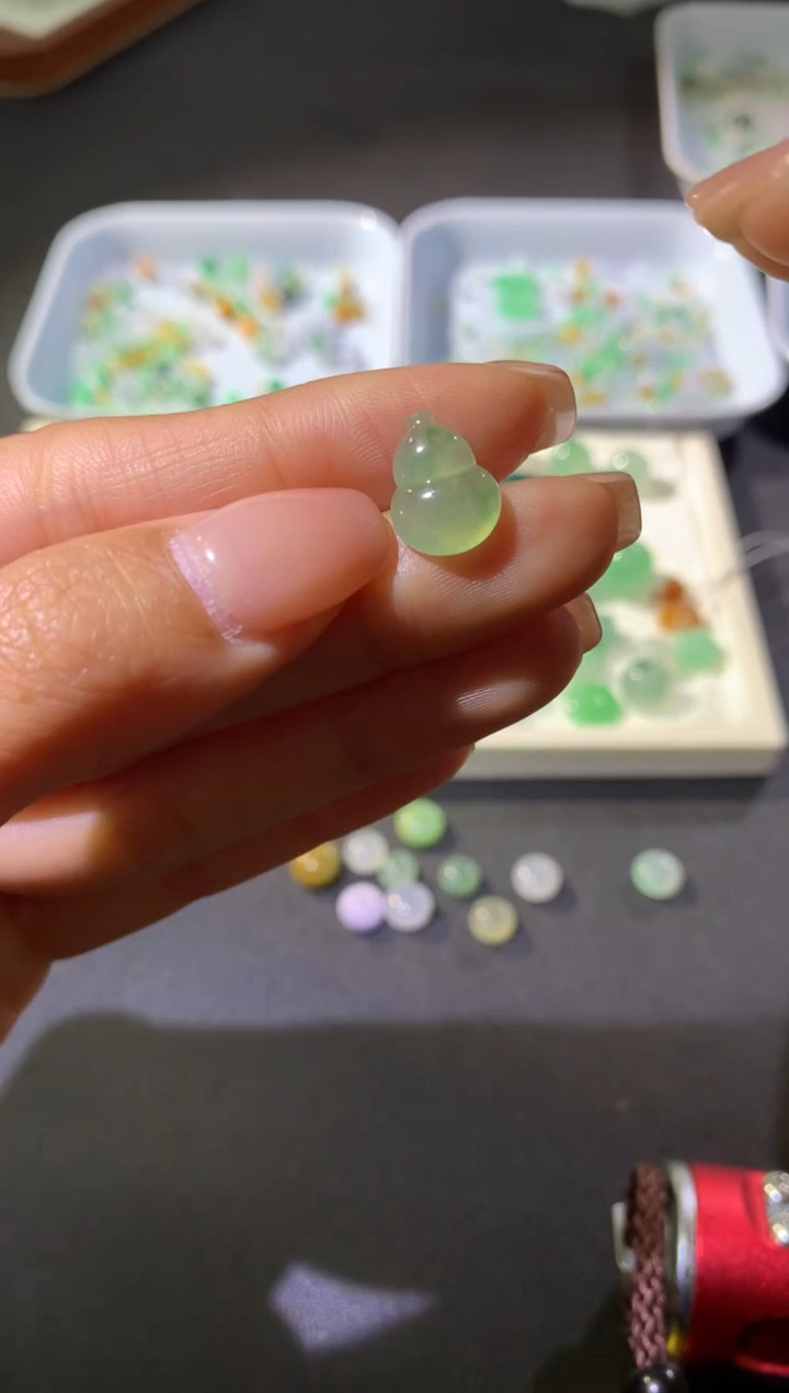 【闪购商品】定制翡翠未镶嵌葫芦