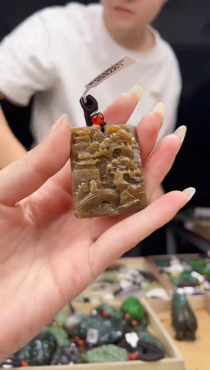 颈饰未镶嵌和田玉1