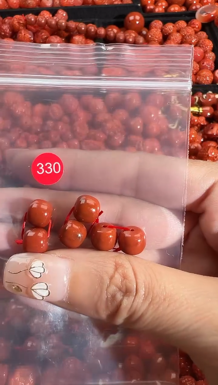 颈饰未镶嵌南红玛瑙1