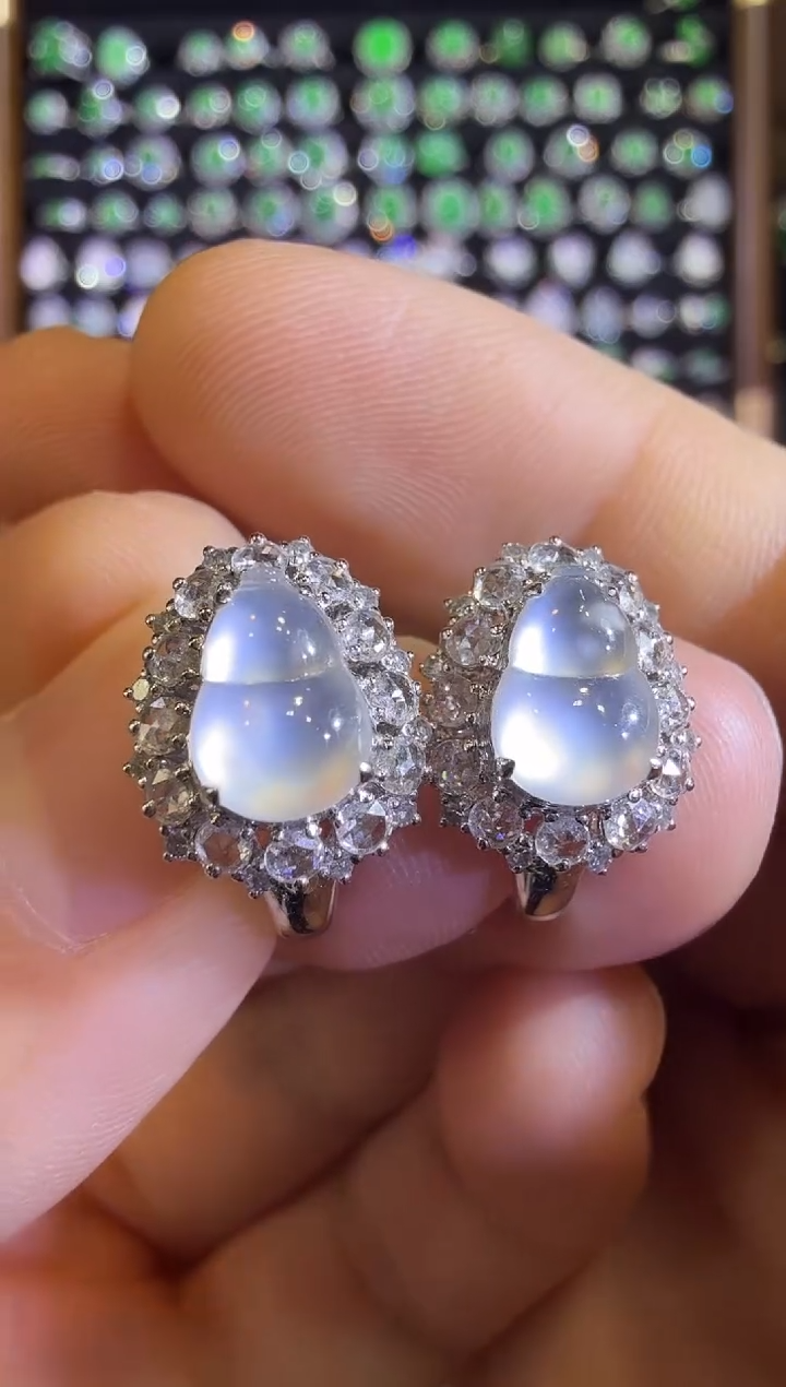 【闪购商品】翡翠耳饰18K金镶嵌玻璃种极光白葫芦耳包