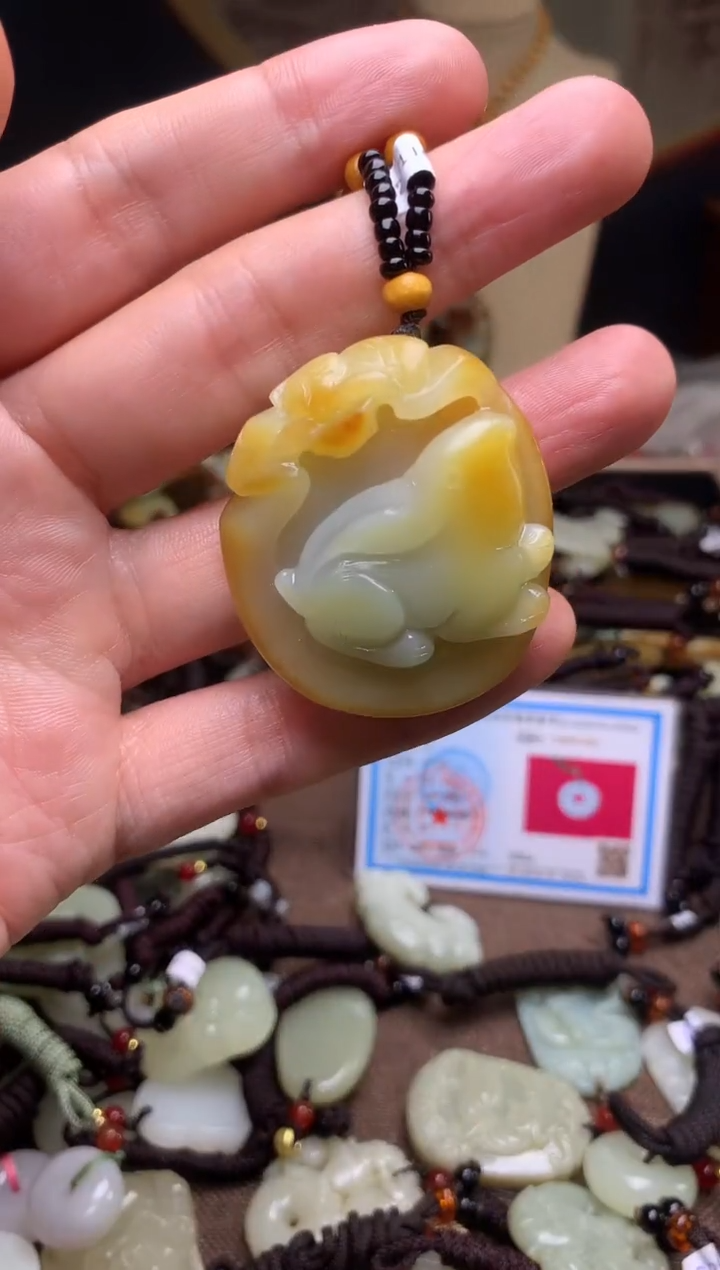 颈饰未镶嵌和田玉新疆料青海料清水和田玉吊坠