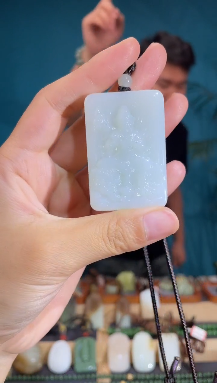 和田玉未镶嵌颈饰1