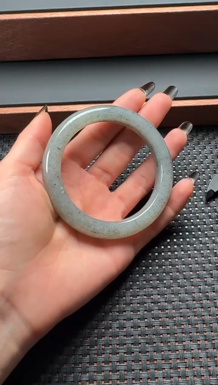 未镶嵌手镯和田玉新疆黑山60