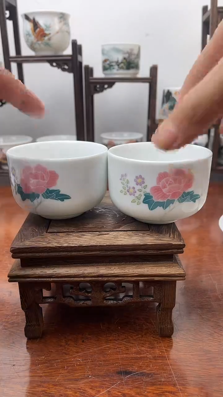 【闪购商品】1釉下彩高温手绘 主人杯  一对 微瑕