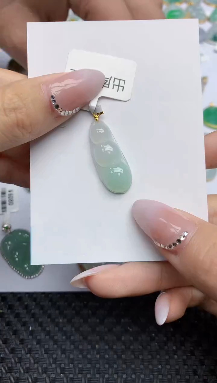 【闪购商品】翡翠颈饰18K金镶嵌天然翡翠A货