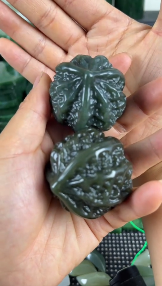 和田玉未镶嵌珠宝半成品核桃