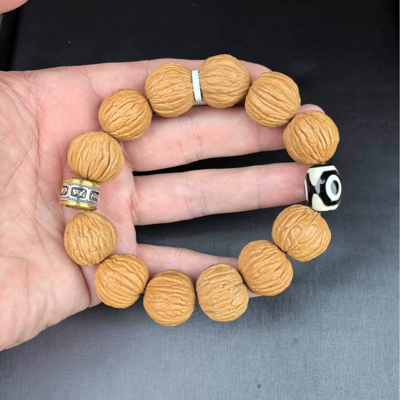 猴头核桃手串男女款卡16 410（无礼盒）